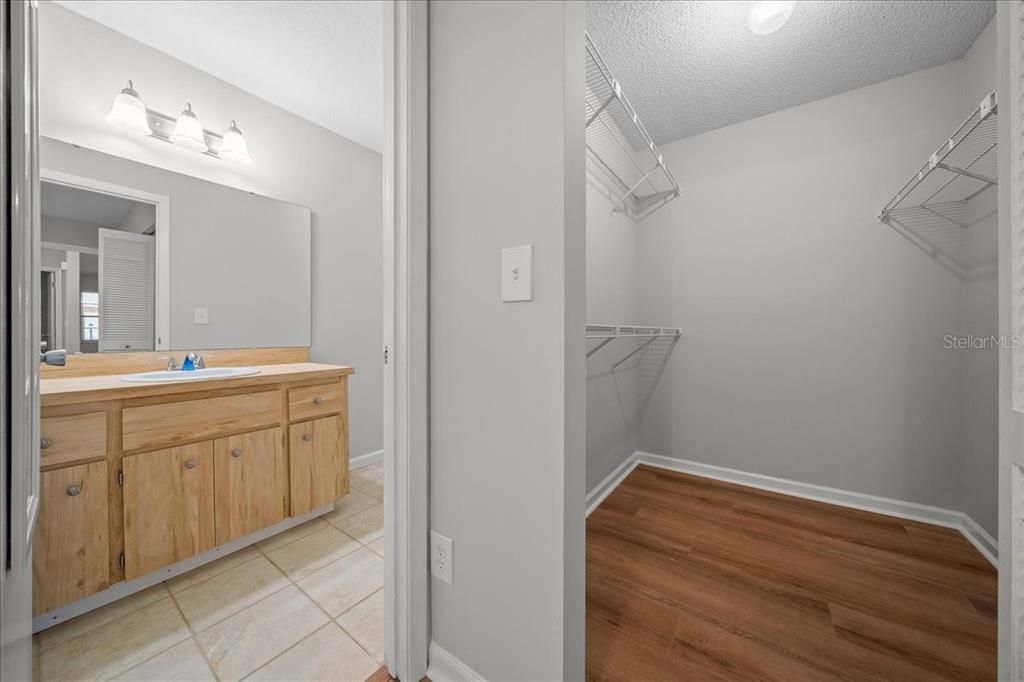 For Sale: $139,900 (2 beds, 2 baths, 1179 Square Feet)