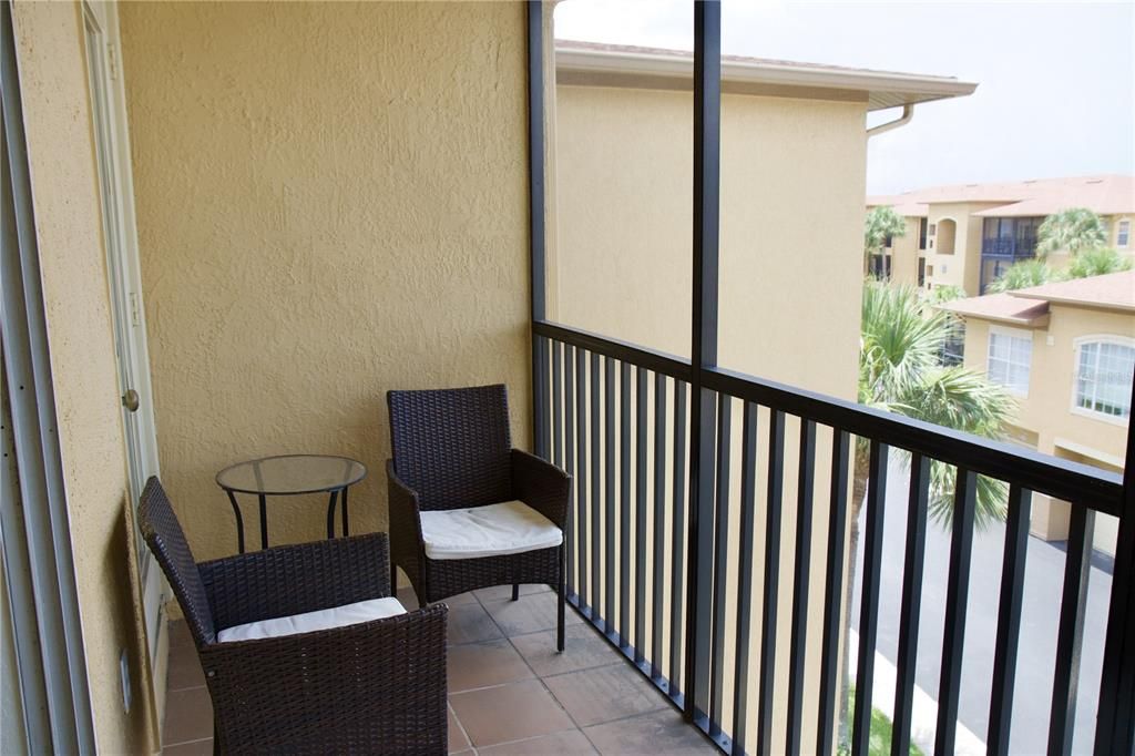 For Sale: $175,900 (1 beds, 1 baths, 656 Square Feet)