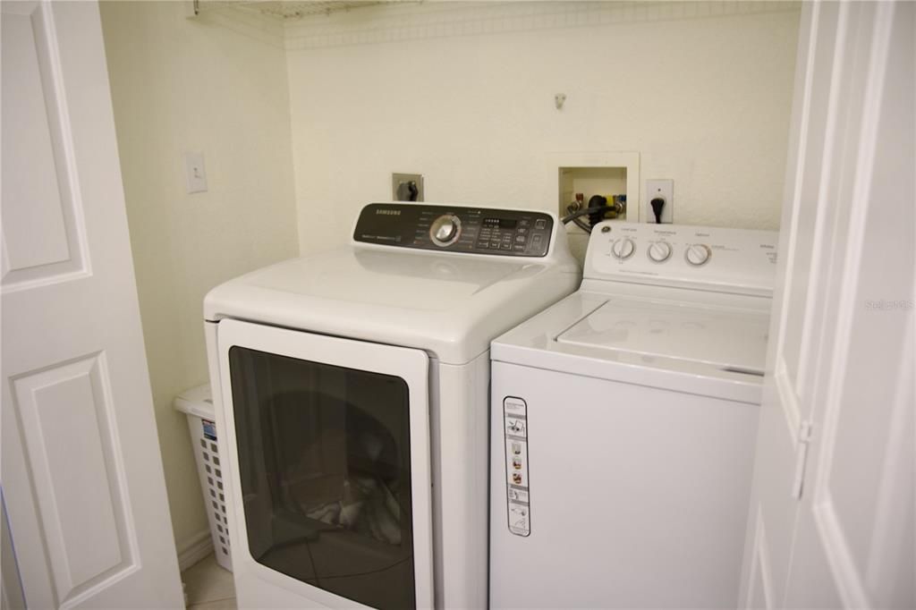 For Sale: $175,900 (1 beds, 1 baths, 656 Square Feet)