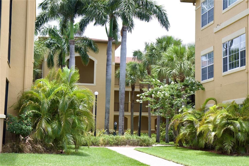 For Sale: $175,900 (1 beds, 1 baths, 656 Square Feet)