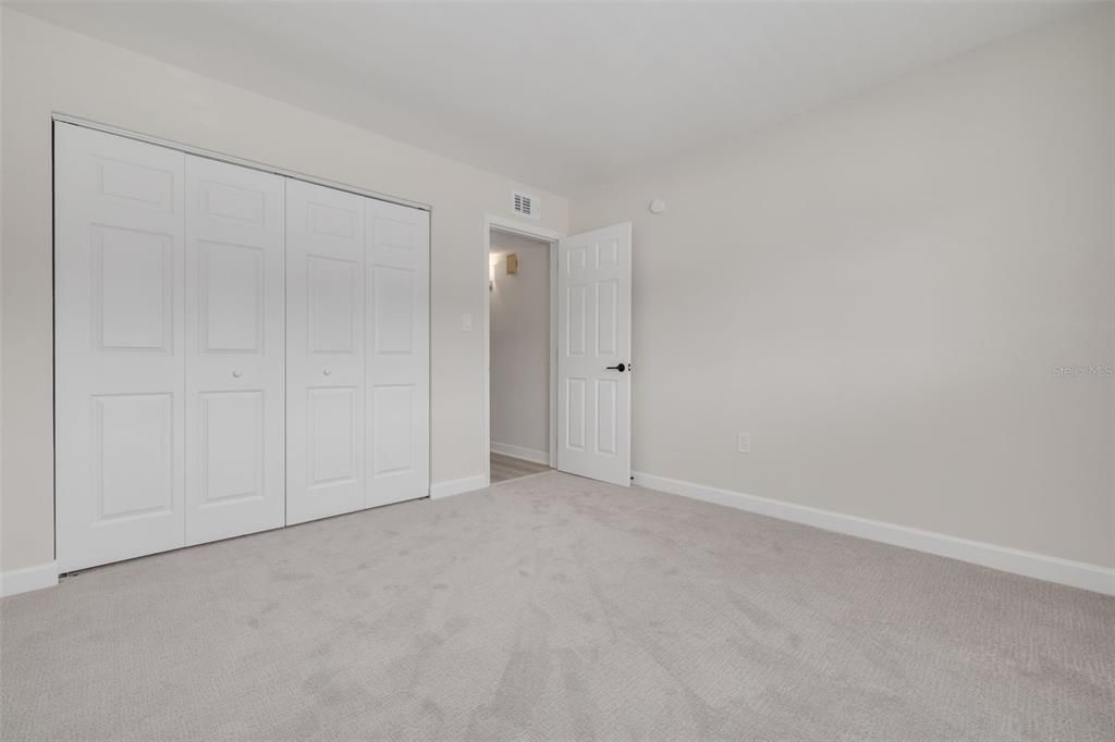 For Sale: $179,900 (2 beds, 1 baths, 1015 Square Feet)