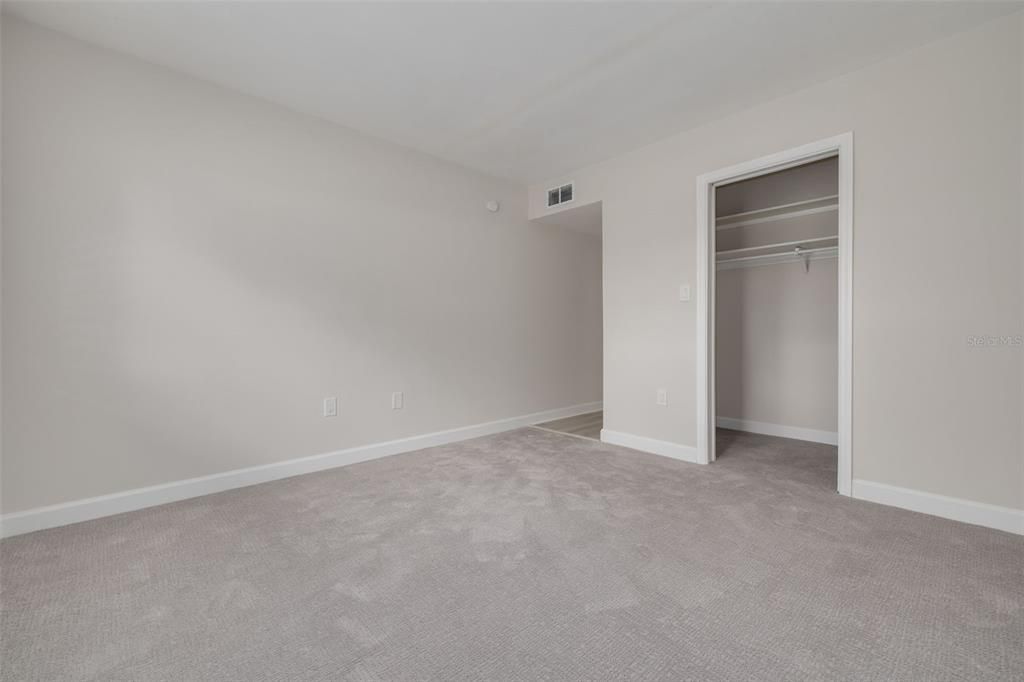 For Sale: $179,900 (2 beds, 1 baths, 1015 Square Feet)