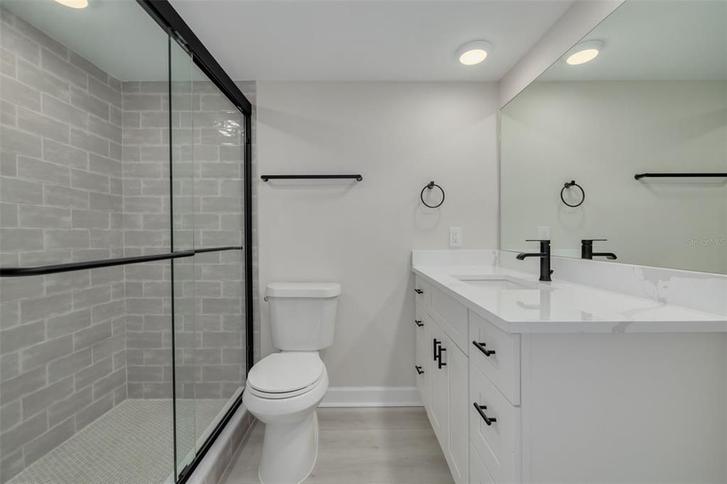For Sale: $179,900 (2 beds, 1 baths, 1015 Square Feet)