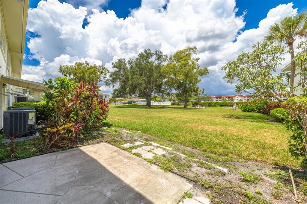 For Sale: $179,900 (2 beds, 1 baths, 1015 Square Feet)
