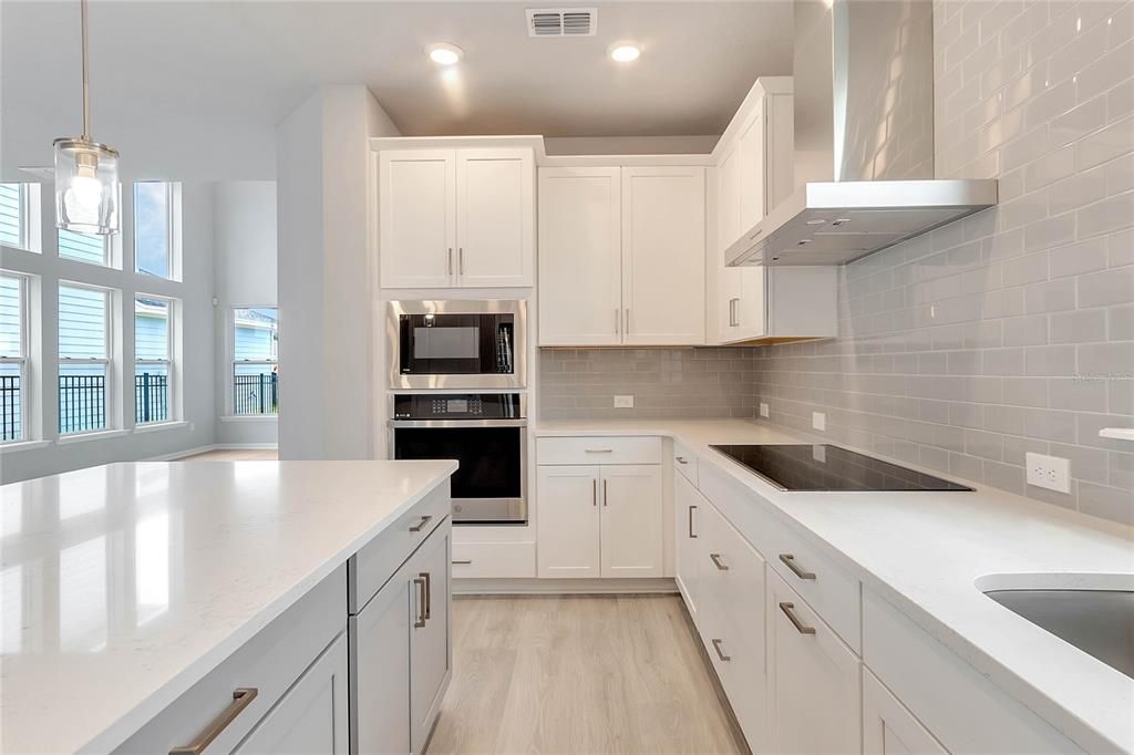 For Sale: $525,000 (3 beds, 2 baths, 2117 Square Feet)