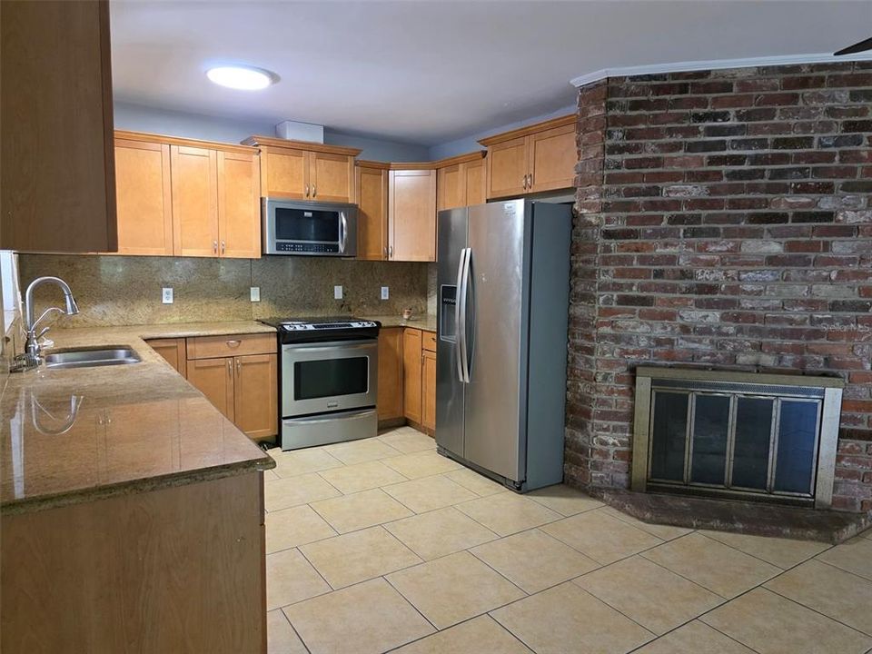 En Renta: $2,600 (4 camas, 2 baños, 1939 Pies cuadrados)
