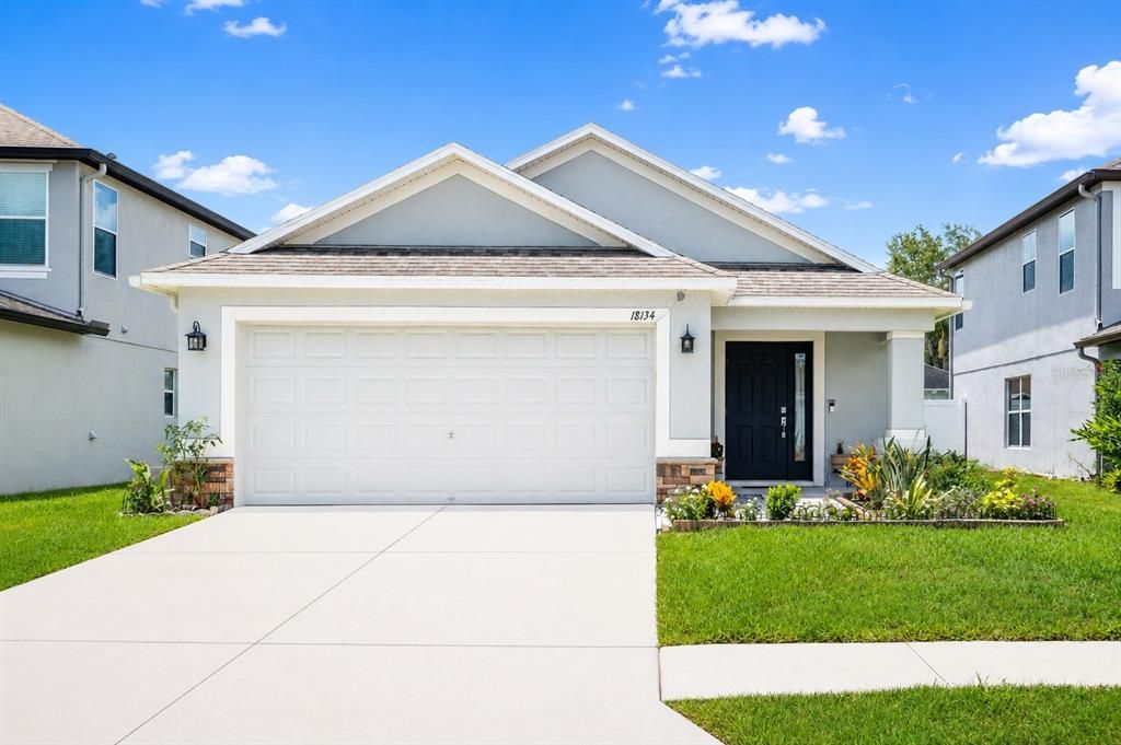 Active With Contract: $330,000 (3 beds, 2 baths, 1340 Square Feet)