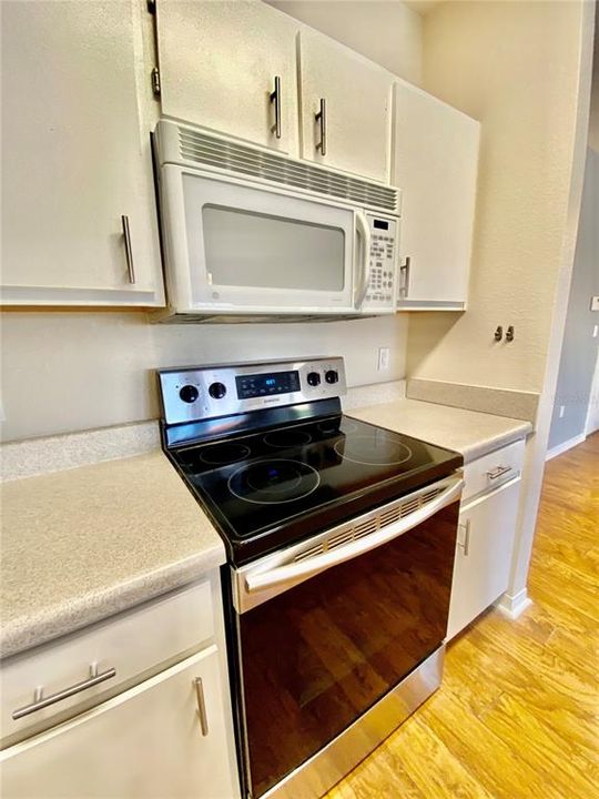 For Rent: $1,800 (2 beds, 2 baths, 1004 Square Feet)