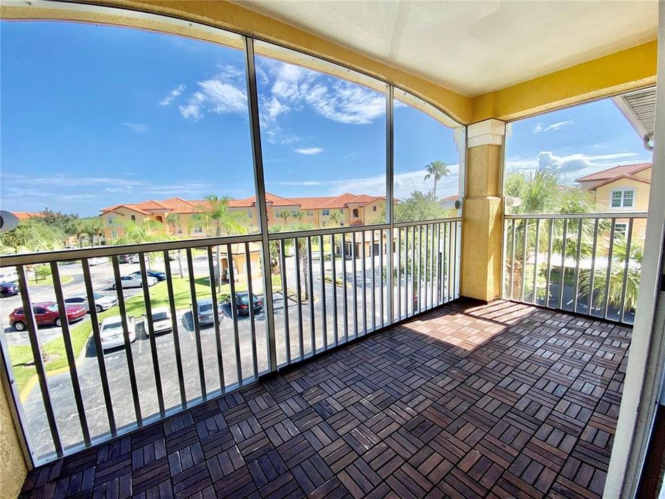 For Rent: $1,800 (2 beds, 2 baths, 1004 Square Feet)