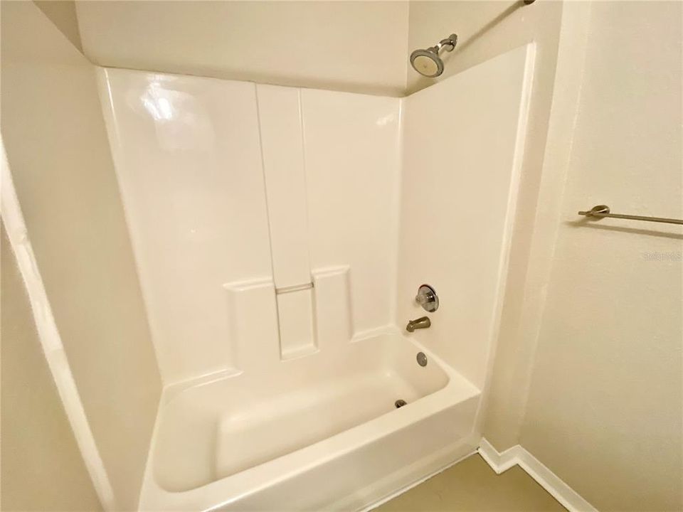 For Rent: $1,800 (2 beds, 2 baths, 1004 Square Feet)