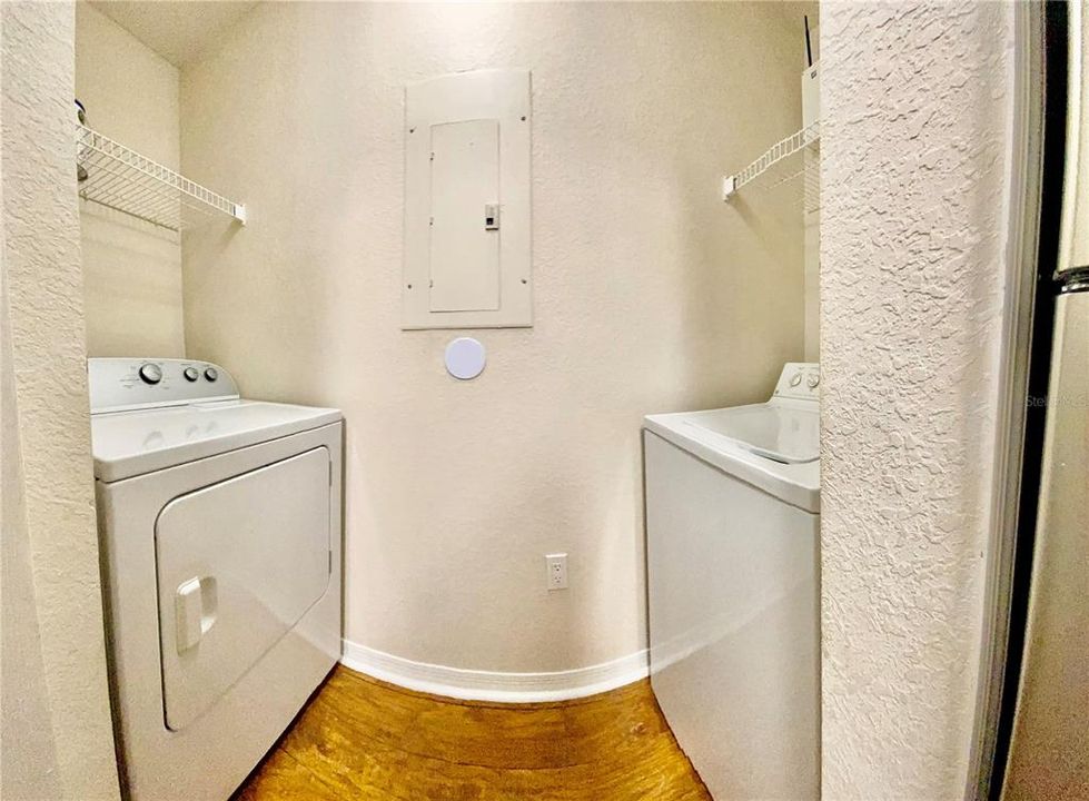 For Rent: $1,800 (2 beds, 2 baths, 1004 Square Feet)