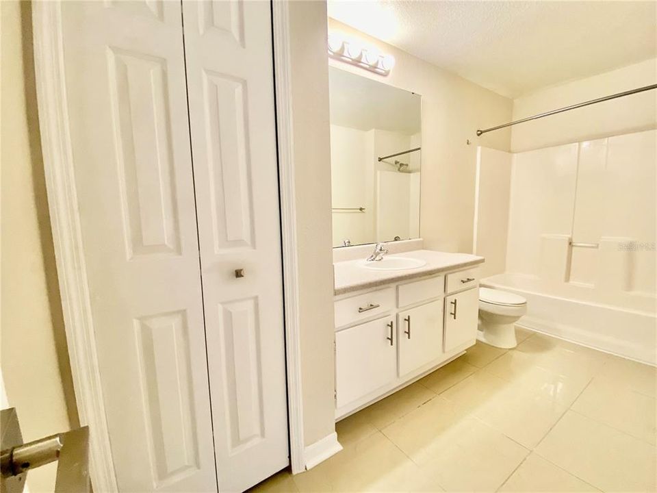 For Rent: $1,800 (2 beds, 2 baths, 1004 Square Feet)