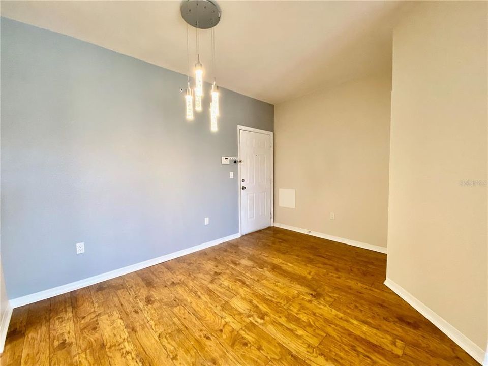 For Rent: $1,800 (2 beds, 2 baths, 1004 Square Feet)