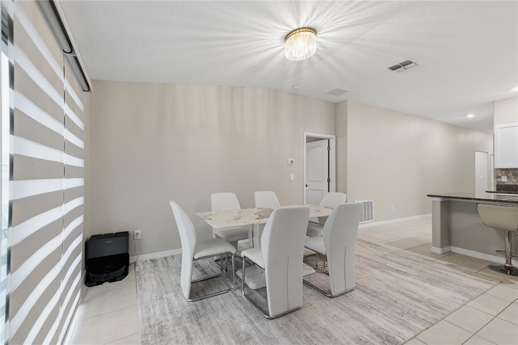 На продажу: $339,900 (3 спален, 2 ванн, 1560 Квадратных фут)