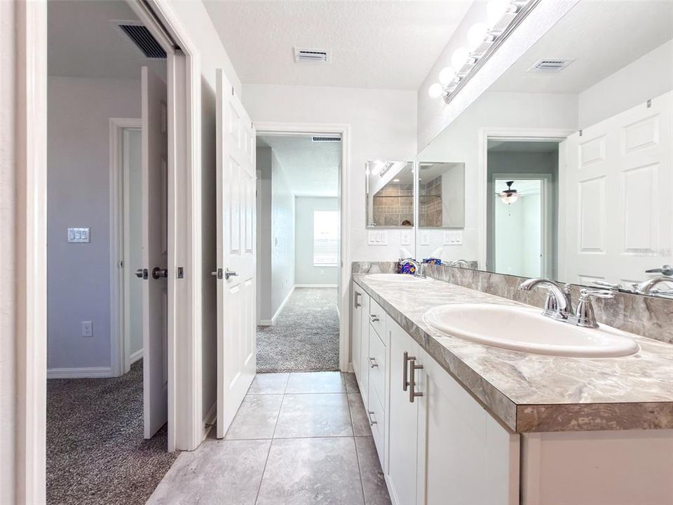 En Venta: $335,000 (3 camas, 2 baños, 2143 Pies cuadrados)