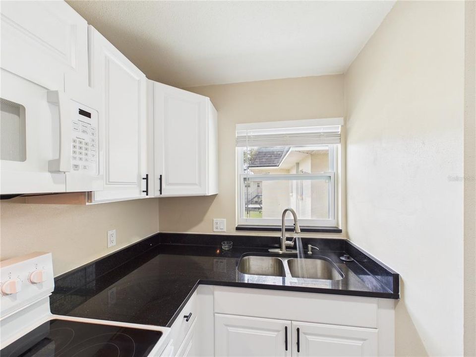 В аренду: $1,450 (2 спален, 1 ванн, 832 Квадратных фут)