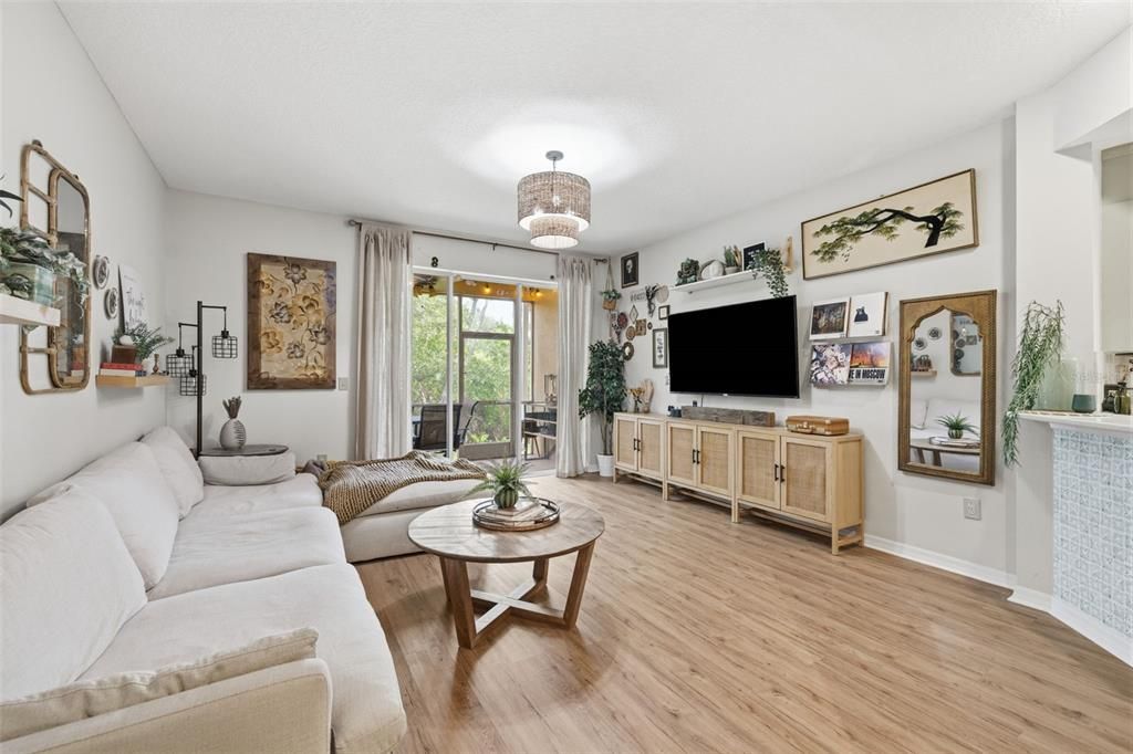На продажу: $319,999 (3 спален, 2 ванн, 1450 Квадратных фут)