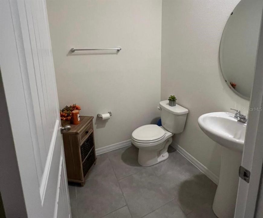 For Rent: $2,700 (3 beds, 2 baths, 1568 Square Feet)