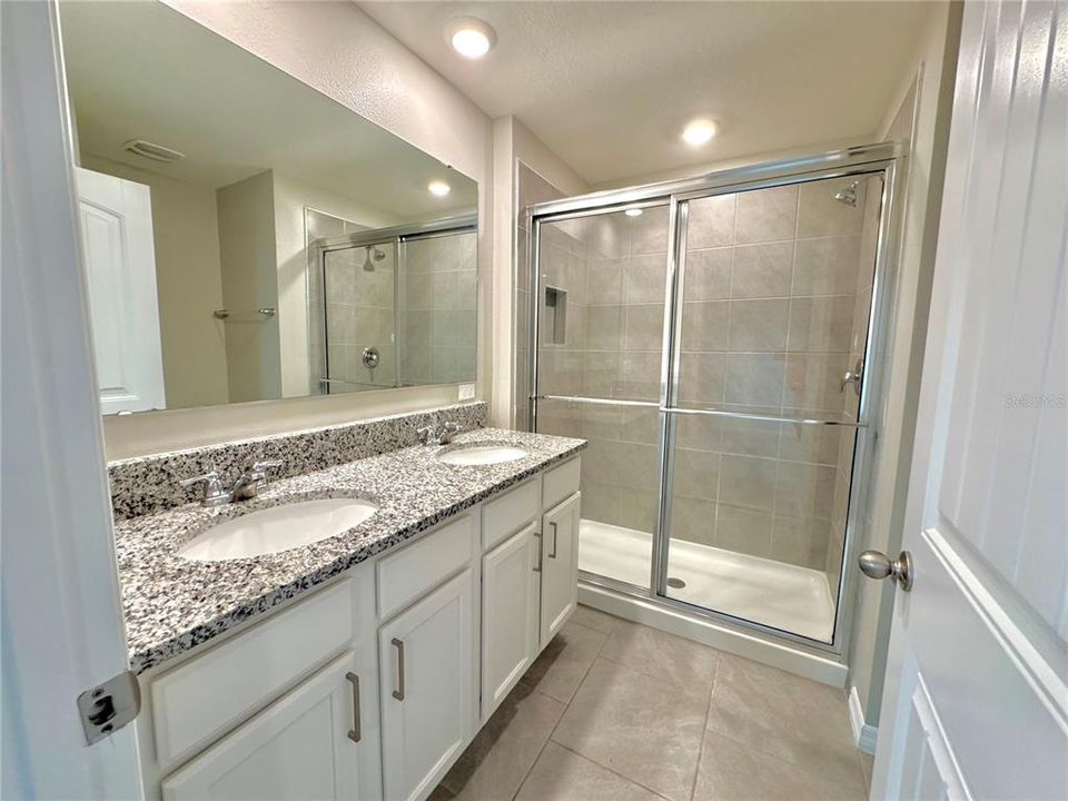 For Rent: $2,600 (3 beds, 2 baths, 1568 Square Feet)
