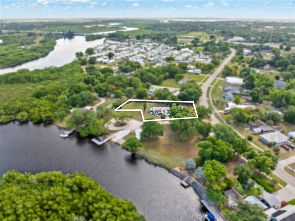 На продажу: $379,000 (2 спален, 1 ванн, 822 Квадратных фут)