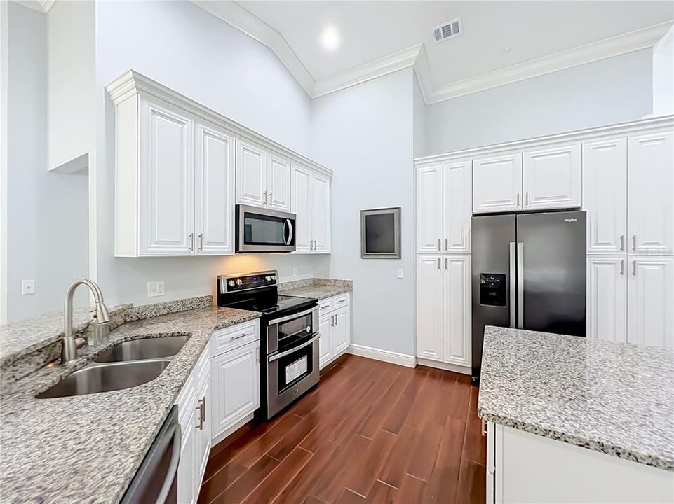 For Rent: $3,100 (4 beds, 3 baths, 2189 Square Feet)
