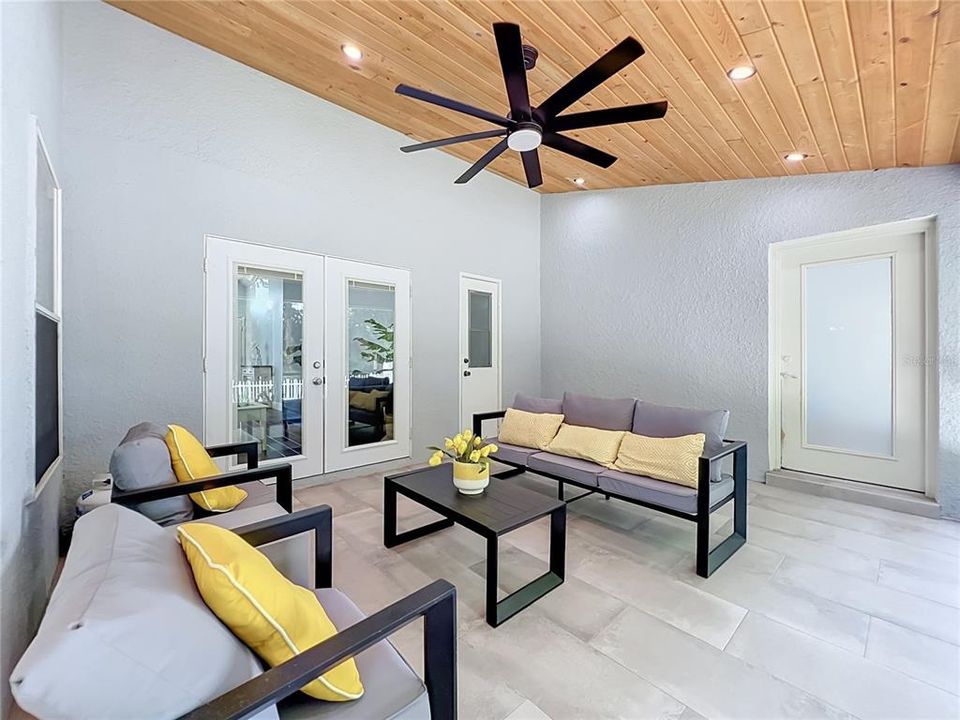 For Rent: $3,100 (4 beds, 3 baths, 2189 Square Feet)