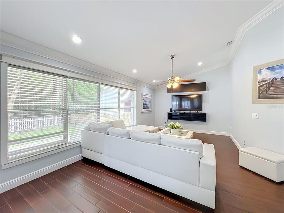 For Rent: $3,100 (4 beds, 3 baths, 2189 Square Feet)