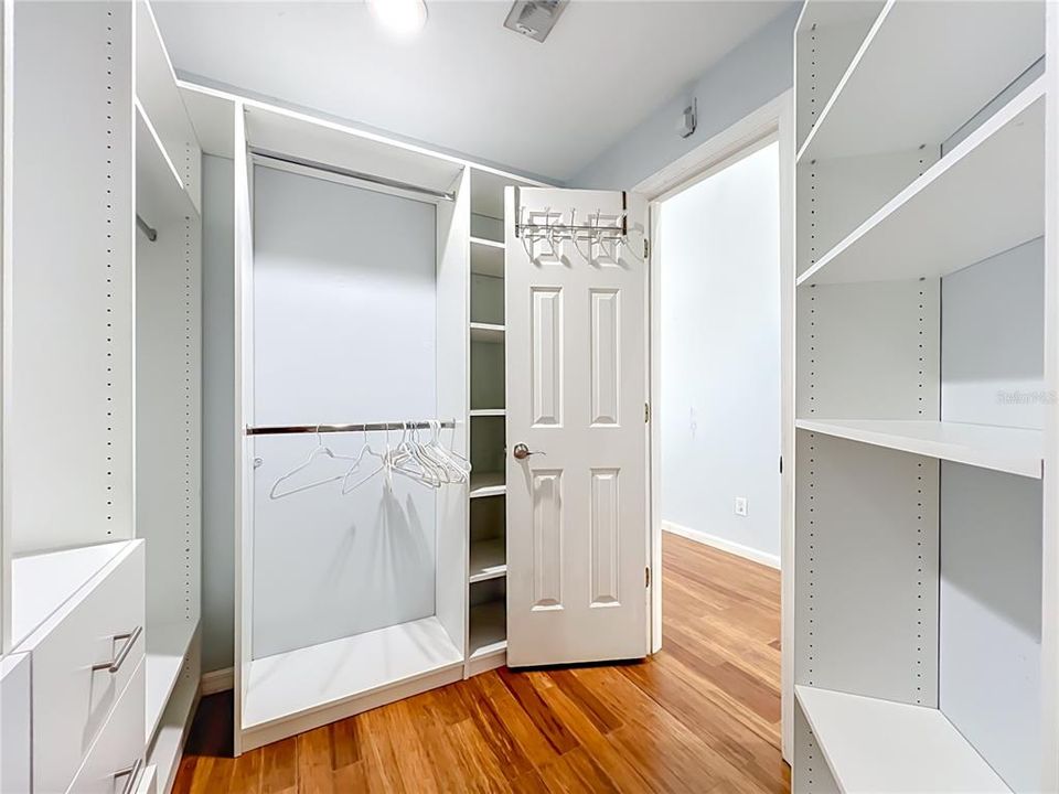 For Rent: $3,100 (4 beds, 3 baths, 2189 Square Feet)