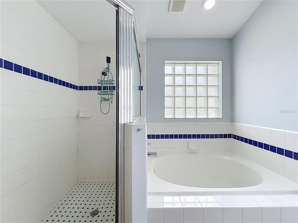 For Rent: $3,100 (4 beds, 3 baths, 2189 Square Feet)