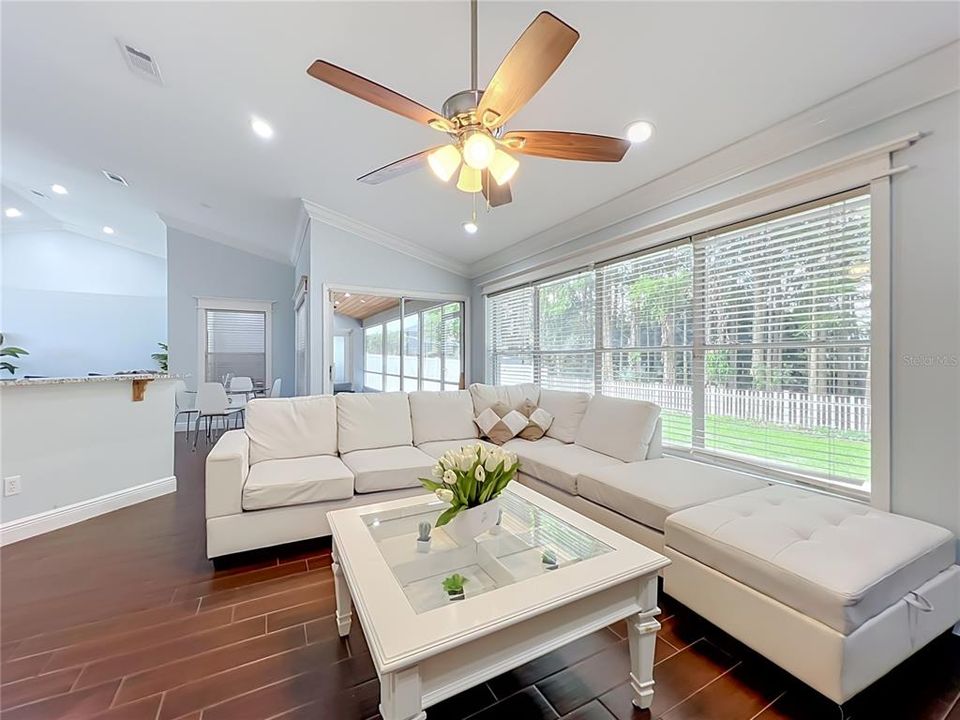For Rent: $3,100 (4 beds, 3 baths, 2189 Square Feet)