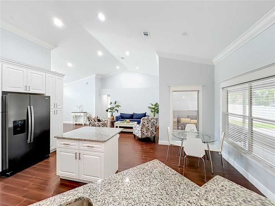 For Rent: $3,100 (4 beds, 3 baths, 2189 Square Feet)