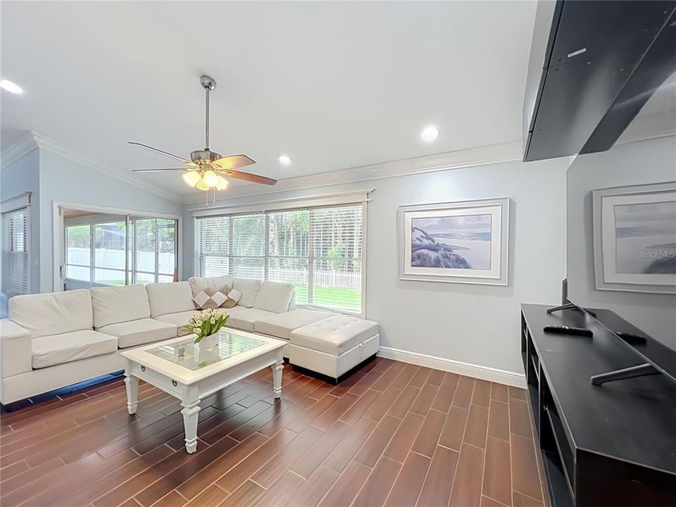 For Rent: $3,100 (4 beds, 3 baths, 2189 Square Feet)