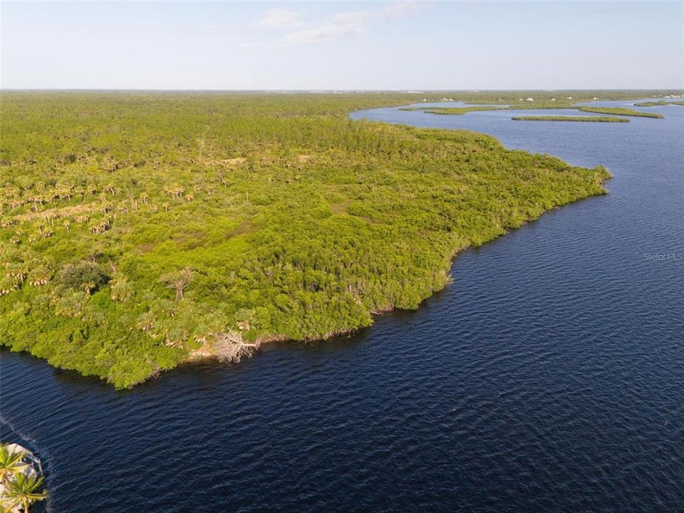 En Venta: $1,500,000 (30.07 acres)
