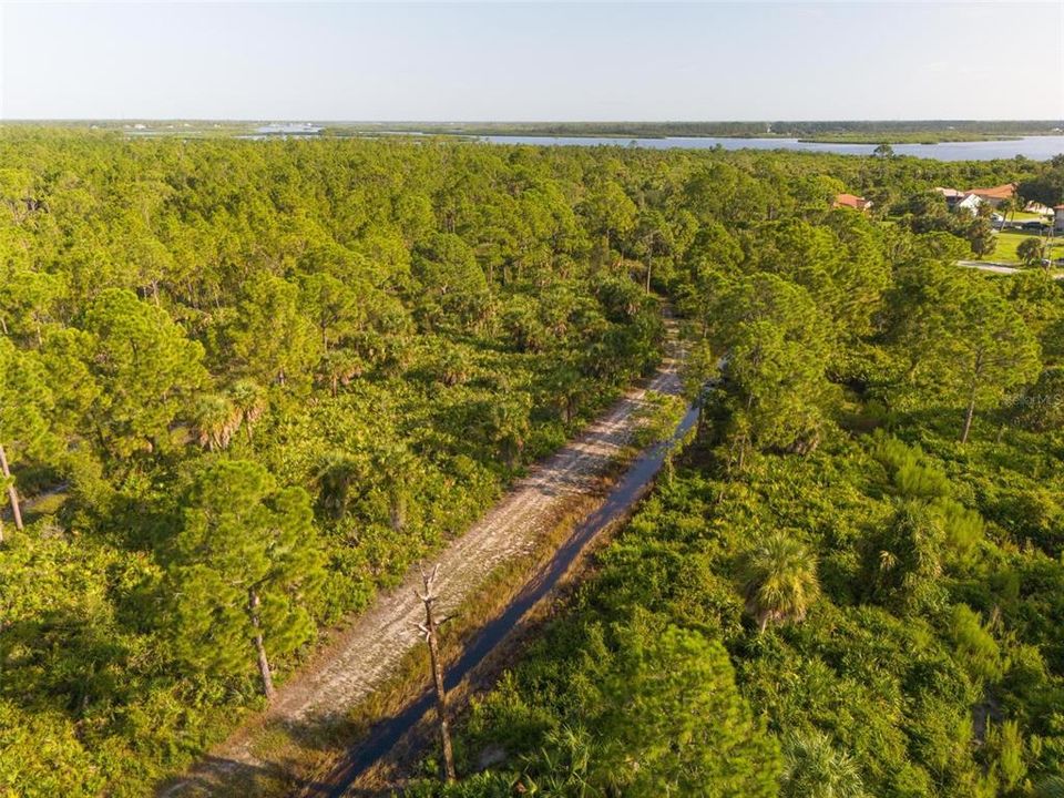 En Venta: $1,500,000 (30.07 acres)