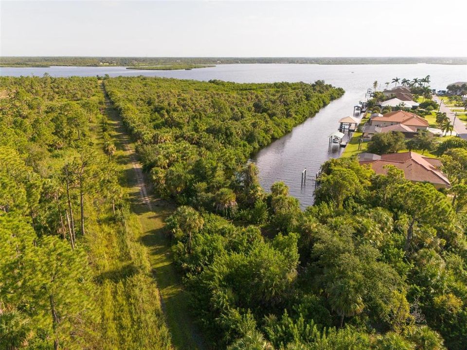 En Venta: $1,500,000 (30.07 acres)