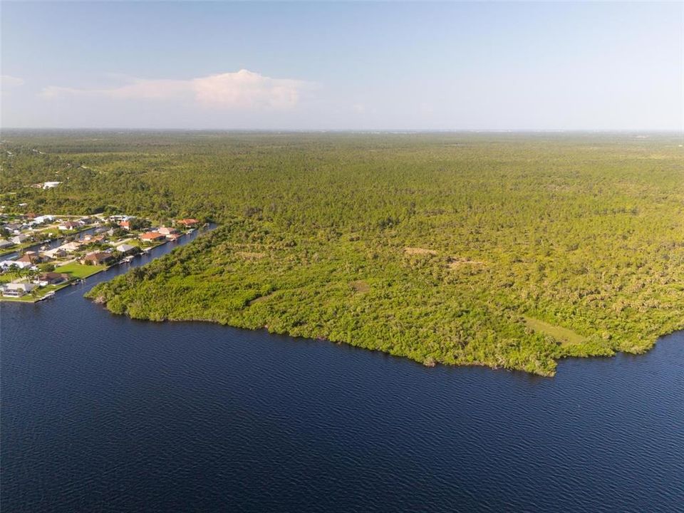 En Venta: $1,500,000 (30.07 acres)