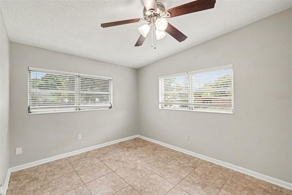 For Sale: $284,900 (3 beds, 2 baths, 1329 Square Feet)