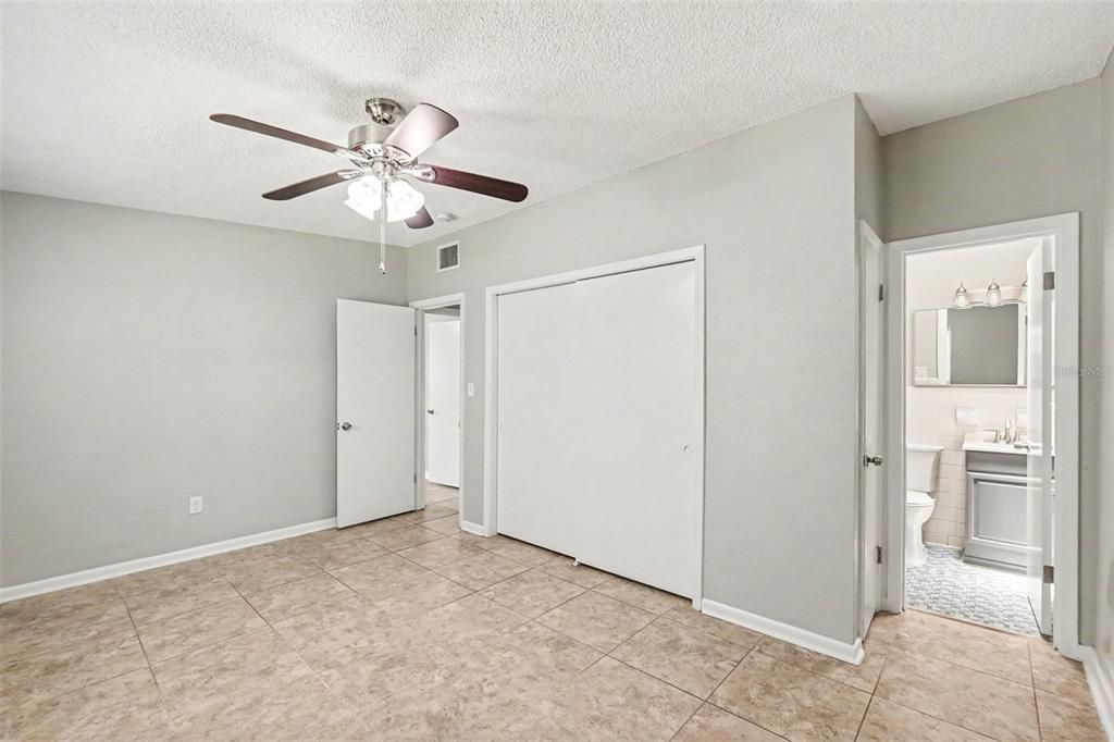 For Sale: $284,900 (3 beds, 2 baths, 1329 Square Feet)