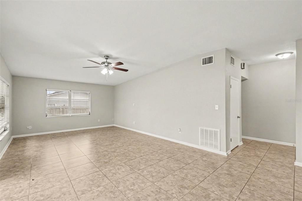 For Sale: $284,900 (3 beds, 2 baths, 1329 Square Feet)