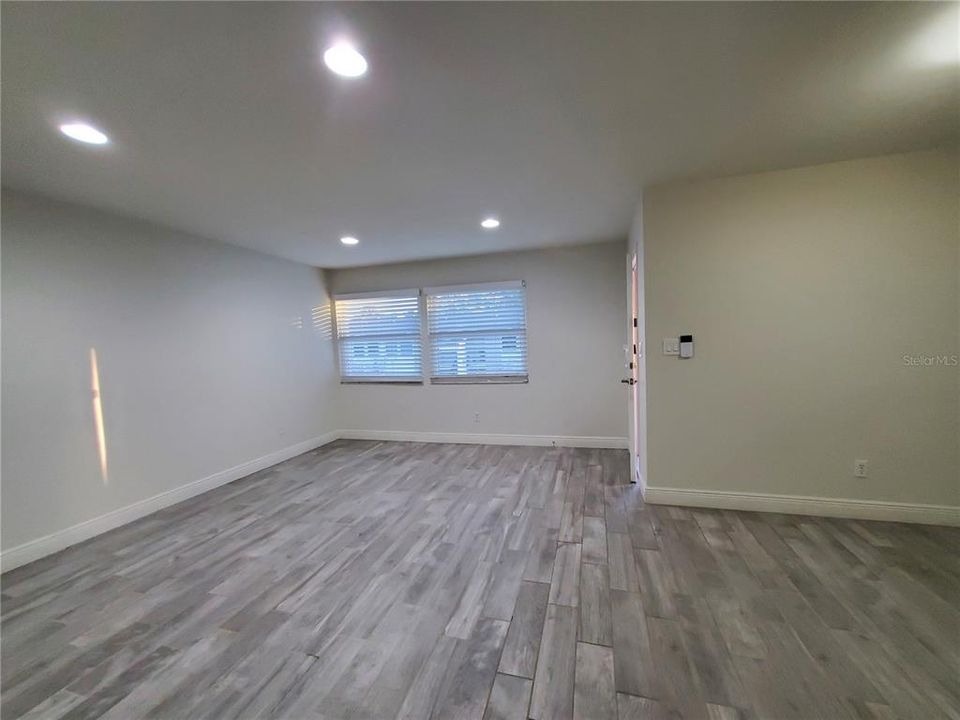 В аренду: $1,950 (2 спален, 1 ванн, 852 Квадратных фут)