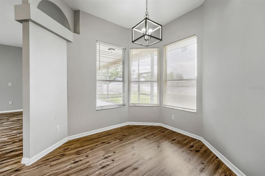 На продажу: $359,900 (3 спален, 2 ванн, 1622 Квадратных фут)