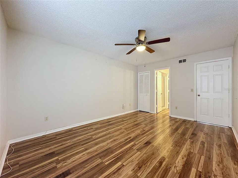 В аренду: $1,850 (2 спален, 2 ванн, 1080 Квадратных фут)