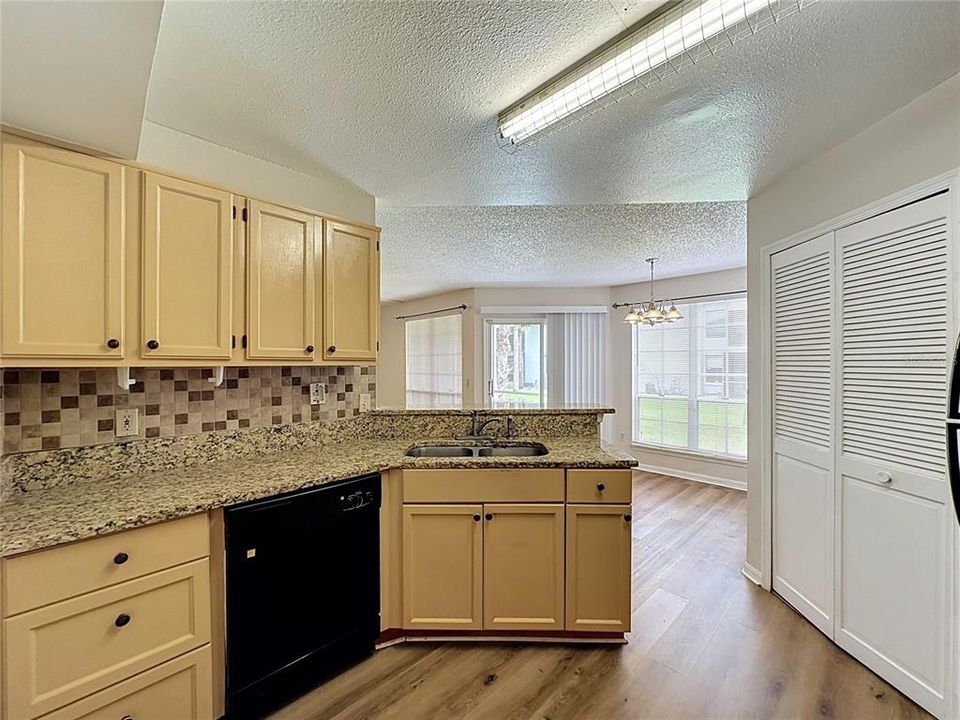 В аренду: $1,850 (2 спален, 2 ванн, 1080 Квадратных фут)