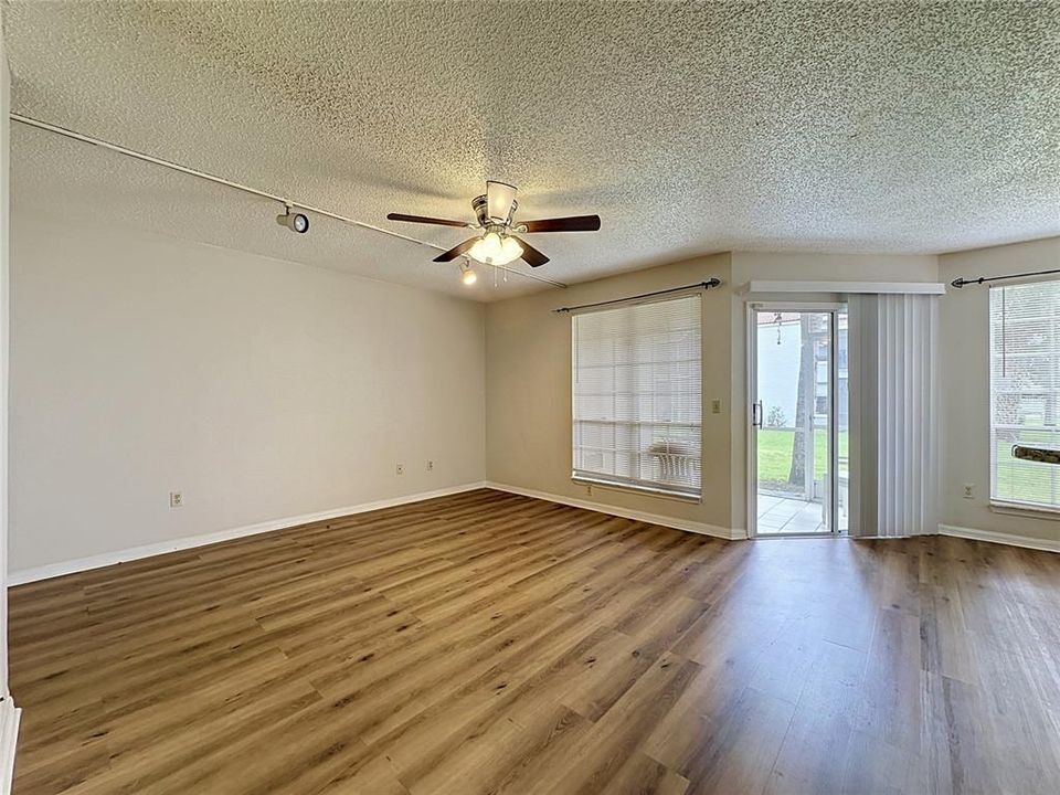 В аренду: $1,850 (2 спален, 2 ванн, 1080 Квадратных фут)