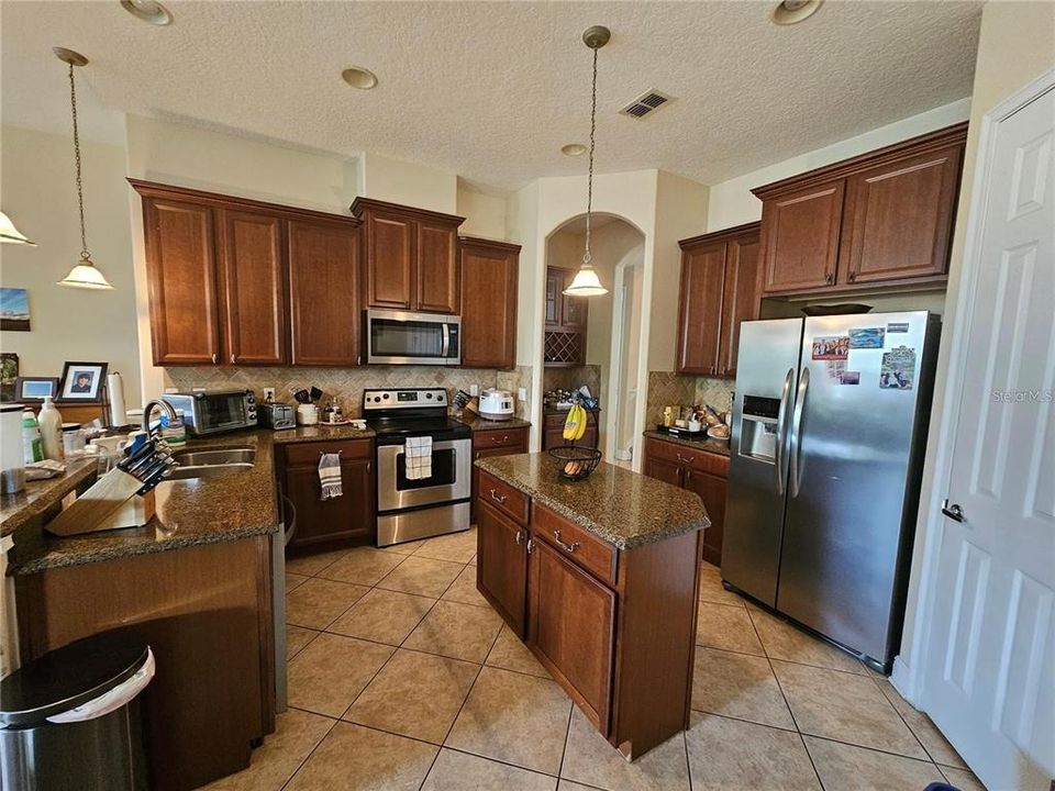 В аренду: $3,500 (5 спален, 3 ванн, 3115 Квадратных фут)