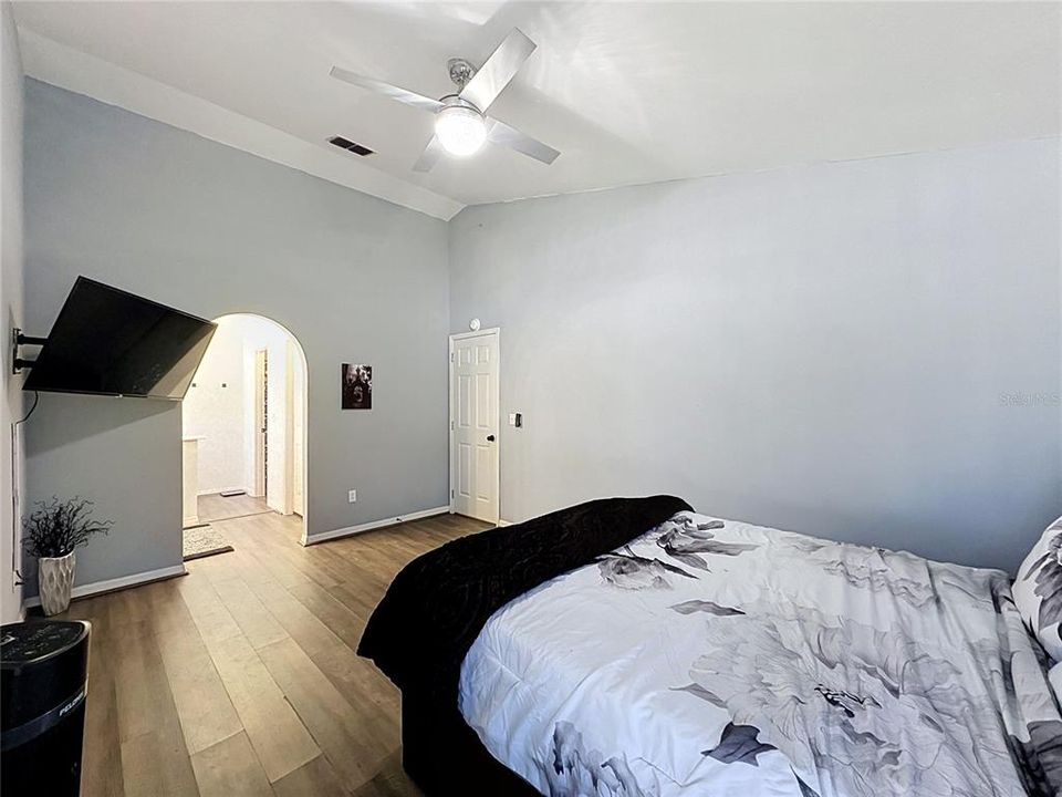 En Venta: $334,999 (3 camas, 2 baños, 1239 Pies cuadrados)