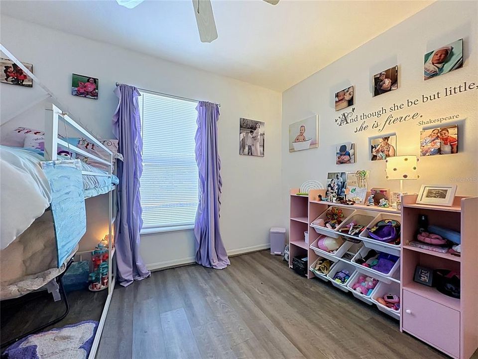 En Venta: $334,999 (3 camas, 2 baños, 1239 Pies cuadrados)