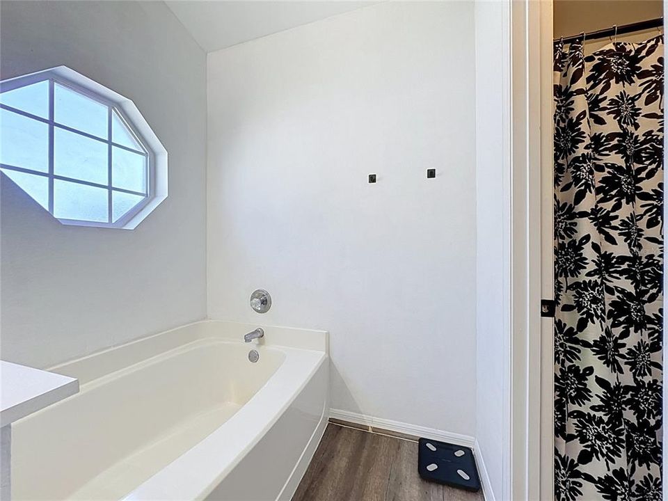 En Venta: $334,999 (3 camas, 2 baños, 1239 Pies cuadrados)