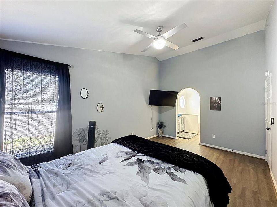 En Venta: $334,999 (3 camas, 2 baños, 1239 Pies cuadrados)