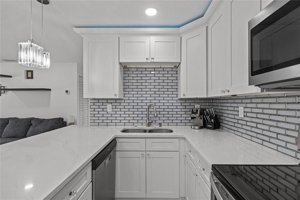 En Venta: $350,000 (2 camas, 1 baños, 821 Pies cuadrados)